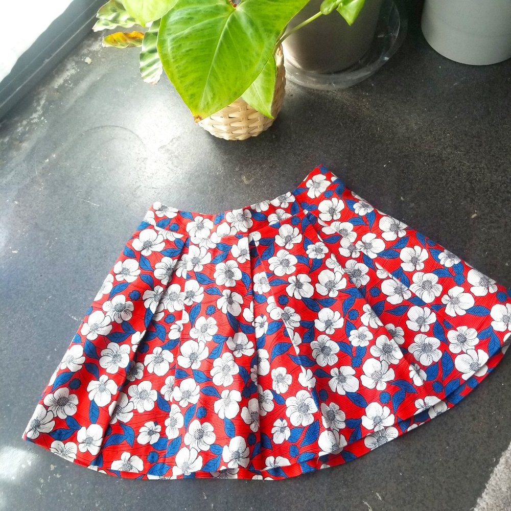 Girls Floral Skirt Red & Blue Size 5/6 Forever 21